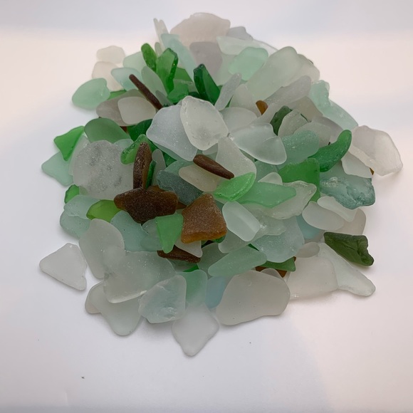 BEACH SEA GLASS 170+pieces Beautiful shapes & colors - Picture 4 of 11